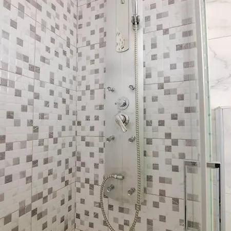 شقة Terrace Loft With Sea Views أرغوستولي